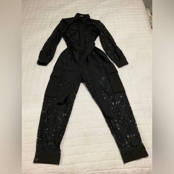 Express lace jumpsuit. Size large - Picture 4 of 6